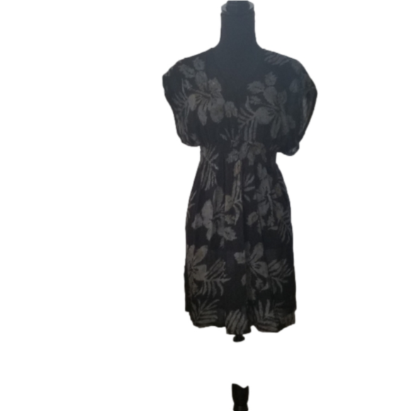 Blue Ginger Dresses & Skirts - Blue Ginger extra small black floral dress